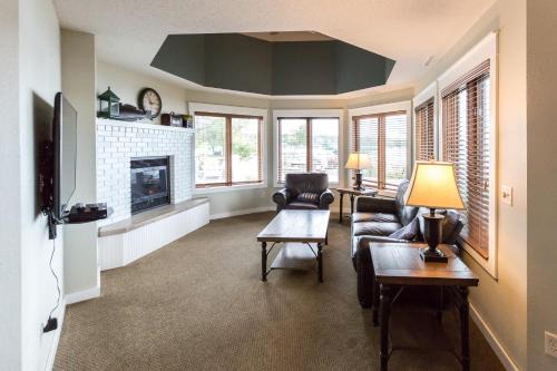 Bay Colony- Unit 764 - Lower