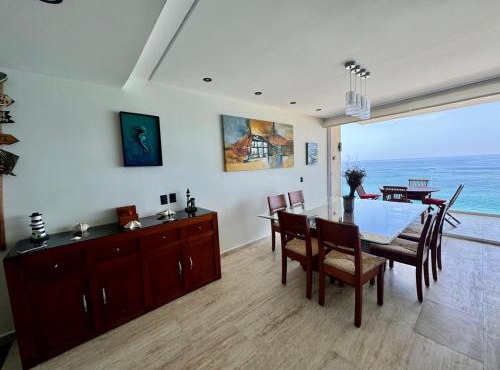 Beachfront Amara Ixtapa -Newly renovated
