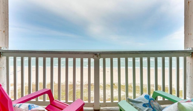 Beachfront Corpus Christi Condo w/Pool Access!
