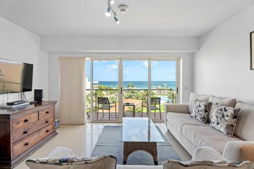 Beachfront- Eagle Beach- Top View 1BR condo - P514