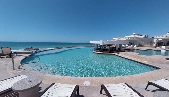 Beachfront Las Palmas D502