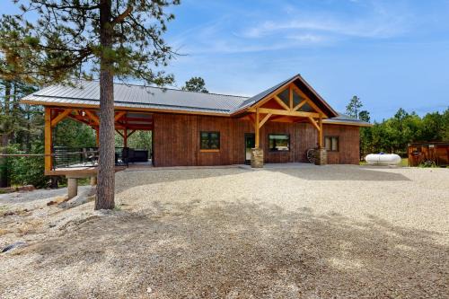Bear Butte Hideaway