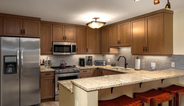 Bear Claw 408 - True Ski-in Ski-out Access, Slope Views & Winter Shuttle!