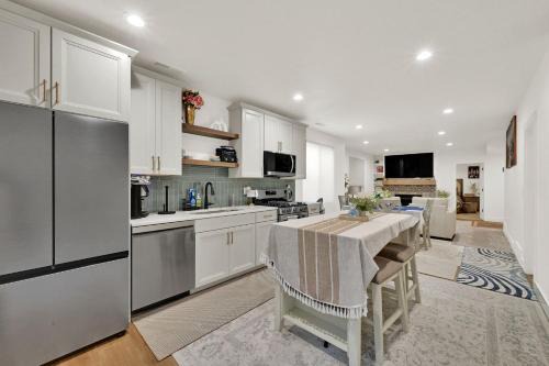 Beautiful Mtn Green Retreat In Law Suite Newly furnished