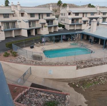 Beautiful Riverview Condo with Boatlaunch