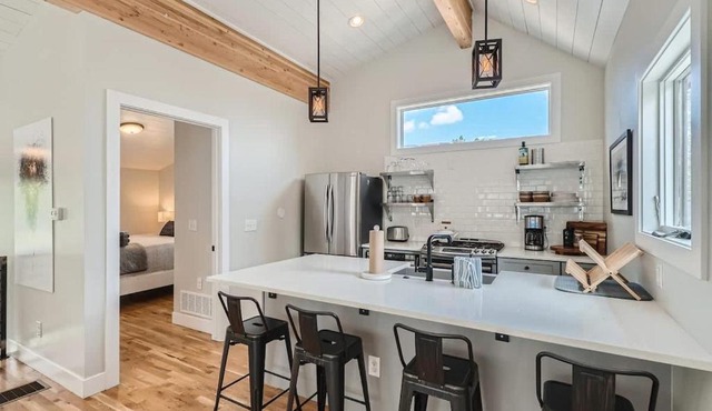 Berkeley Hidden Gem 1BR Full Kitchen w Patio