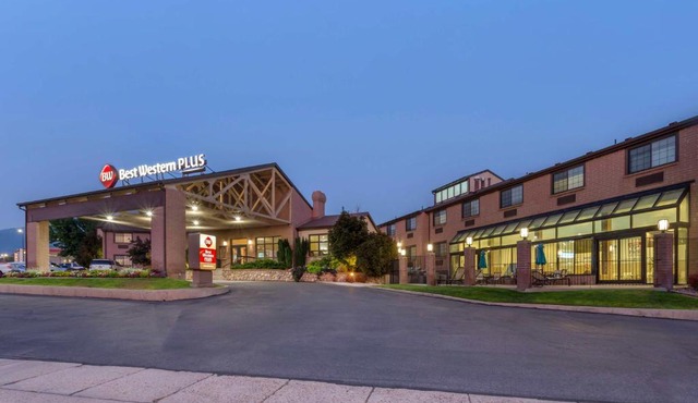 Best Western PLUS Cotton Tree Inn