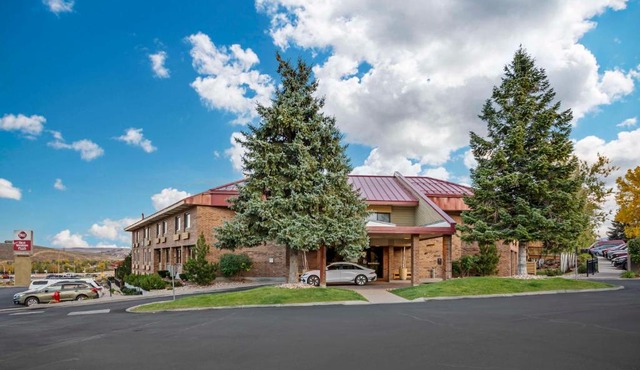 Best Western Plus Landmark Inn