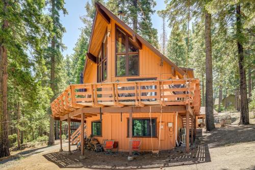 Big Trees Cabin: Pool Access, Sauna, Game Rm