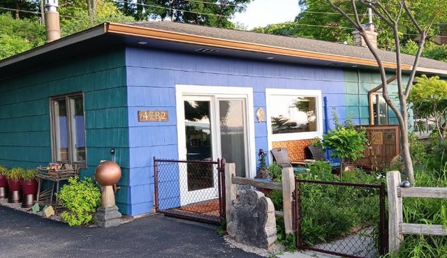 Blū House