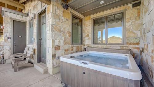 Blackstone at the Canyons by AvantStay