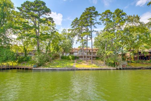 Boat Dock, Personal Watercraft: Lake Hamilton Home