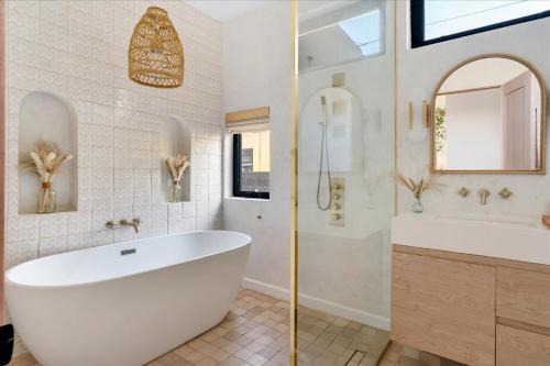 Bohemian Dream Studio Close to LA Stadium SOFI Kia Forum Intuit Dome LA Coliseum