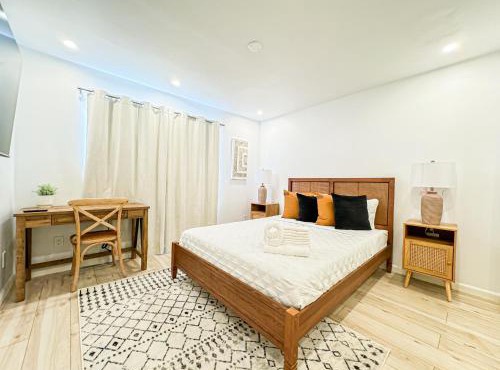 Boho-Chic 1BR-1BA Oasis near Hollywood -BRBEV13