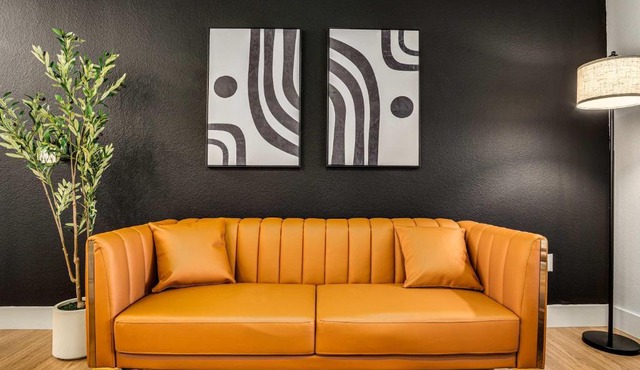 Boulevard Stays Luxe 2BR by the Stadium Pool Parking Gym 10