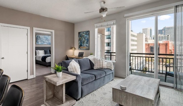 Boutique 1BR nr Convention Ctr Pool Htub Gym