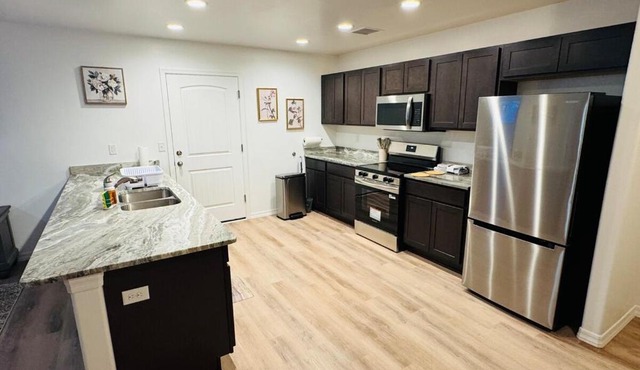 Brand New Modern Home near hospital & restaurant