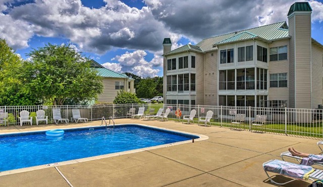 Branson Vacation Rental w/Pools & Hot Tub!