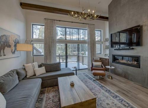 Breck Haven Luxury Townhome Private Spa