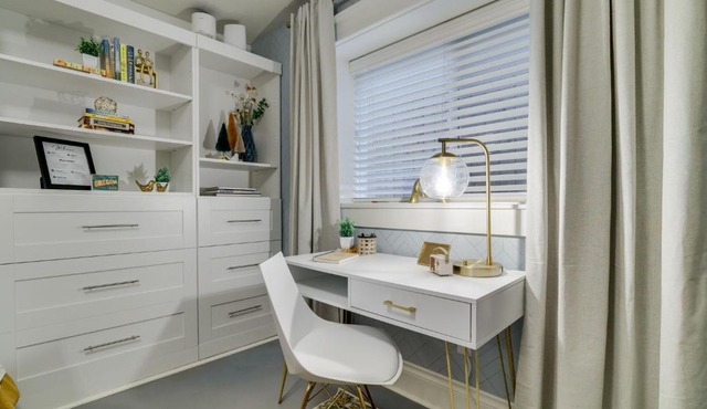 Bright & Cozy Modern Studio, Fast WiFi, Quiet, Walkable to University of Portland