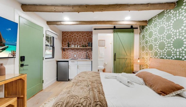 Bright Studio in Manitou Springs Walk Downtown