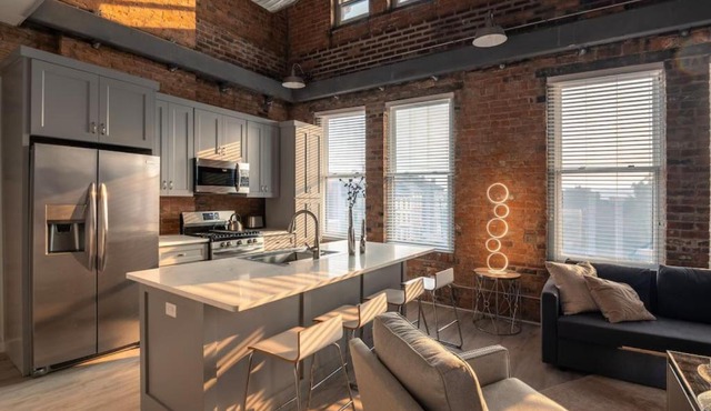 BUBBLES FANTASY SUITE Explore OTR and Rhinegeist