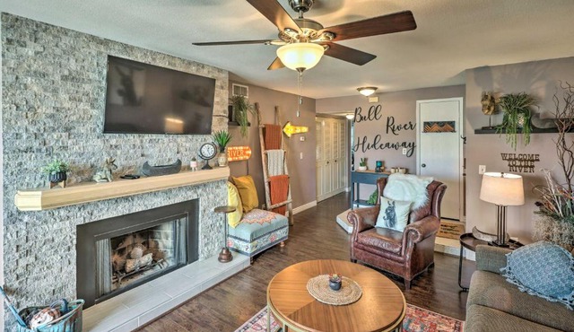 Bullhead City Condo with Direct River Access!