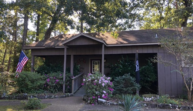 C5 - Mountain Harbor Forest View Lodge cottage