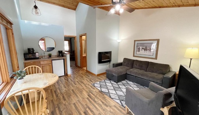 Cabin A Suite Bed and Breakfast