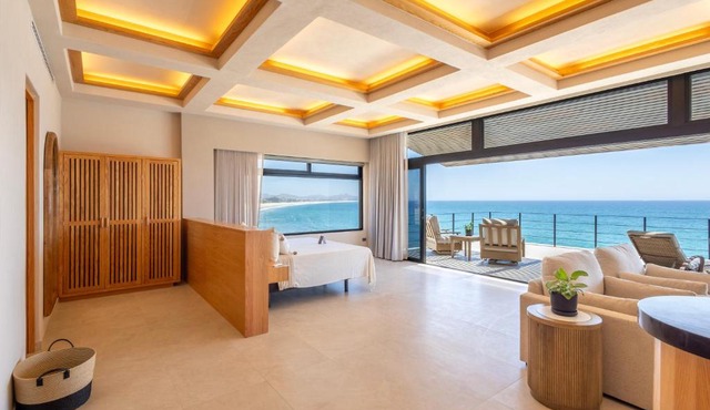 Cabo Break Hotel