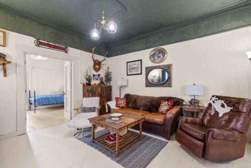 Camp Red Lodge - Cozy & Convenient