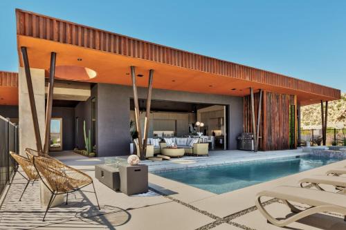 Canyon Ridge by Fieldtrip Modern IndoorOutdoor Oasis w Views