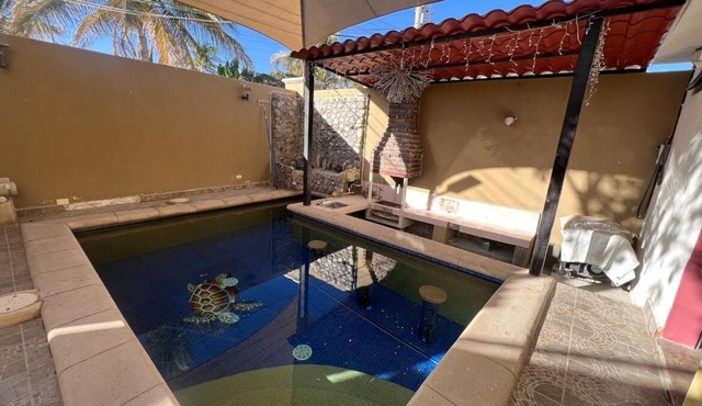 Casa con alberca y entrada independiente
