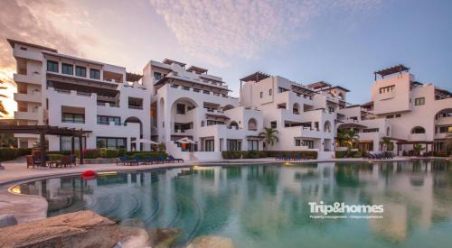 Casa Marvela at Playa de La Paz - 3 Br Beach front Villa