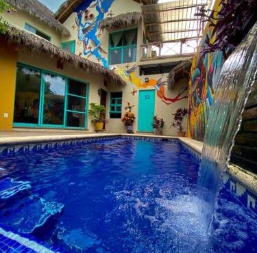 Casa Nibasan , precioso jardín y alberca