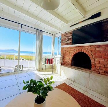 CASA PLAYA - Beachfront Paradise sandy beach