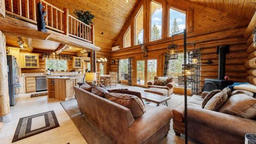 Cascade Lakeview Log Cabin