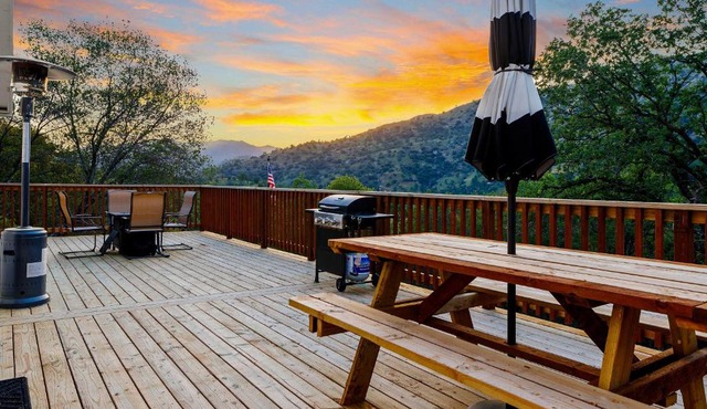 Casita 3 Rios Secluded Mountain Top Home Minutes to Sequoias & Kings Canyon