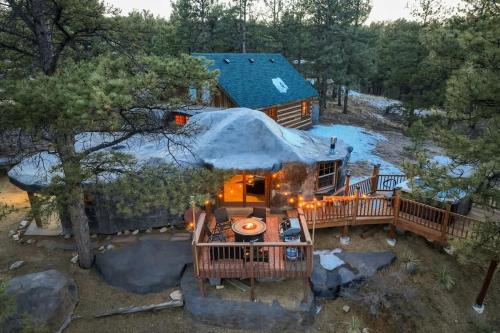 Cave Cabin Hot Tub Fire Pit MTN Experience
