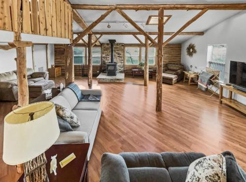 Cedar Mountain Bunkhouse cabin