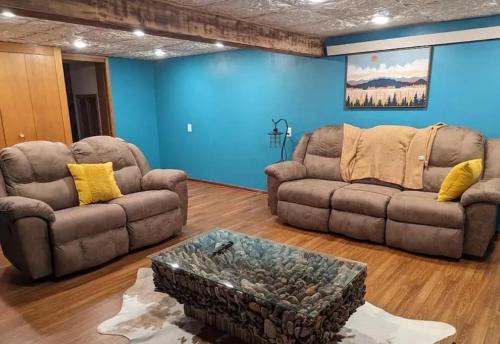 Charming 2 Bedroom Apartment
