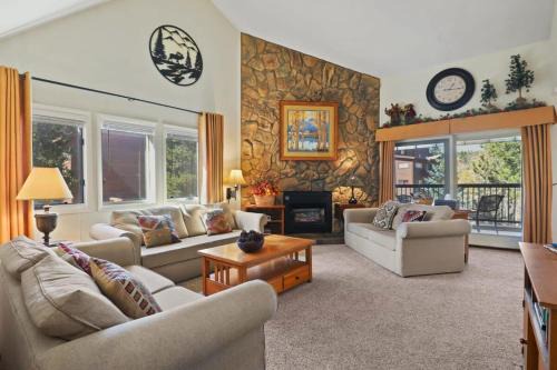 Charming 2BR Condo in the Heart of Breckenridge