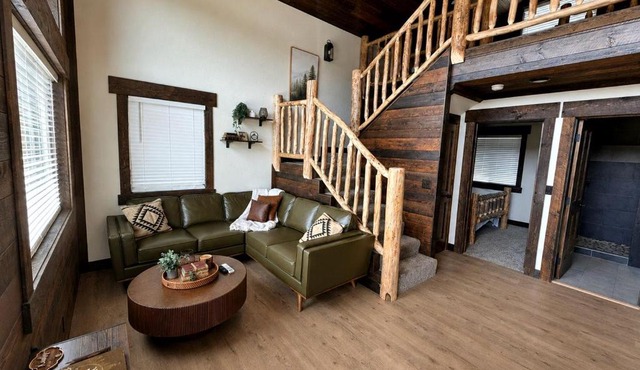 Charming Cabin with Private Porch Near Yellowstone National Park | Island Park, Idaho