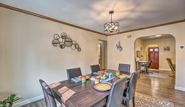 Charming Downtown Laramie Home Walk to UW!