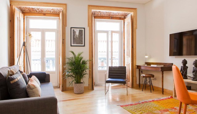 Charming Flat with Balconies Central Chiado District 2 Bedrooms & AC 19th Century Building