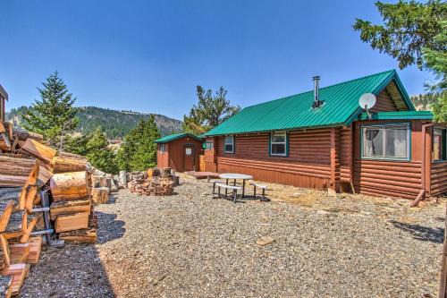 Charming Montana Retreat w/Mountain Views!
