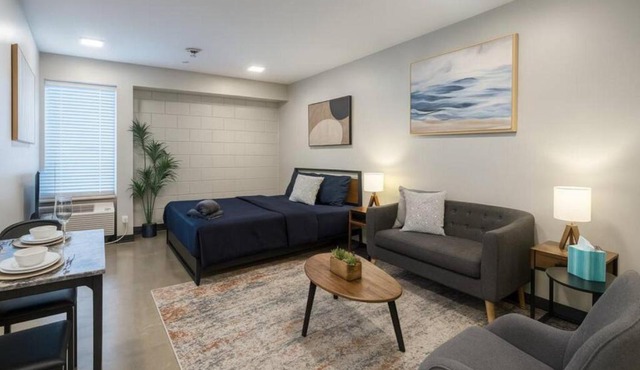 Charming Studio in Historic Five Points South 08