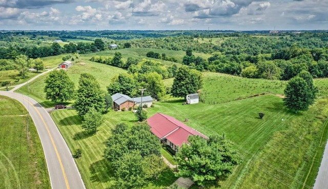 Charming Williamstown Retreat w/Private Yard