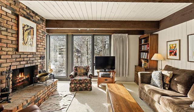 Chateau Roaring Fork Unit 29, Sunny, Corner Condo with River Views