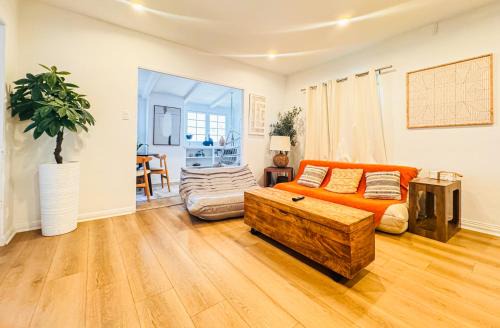 Chic 2BD - Beverly Hills - West Hollywood Border